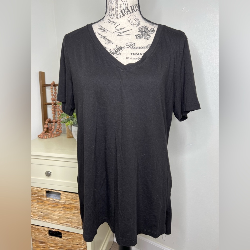 Member’s Mark V-Neck T-shirt